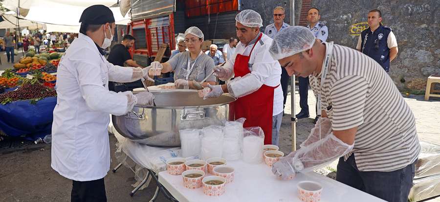 Aşure İkramı Başladı